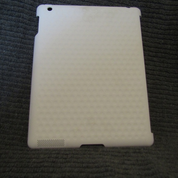 BlueLounge Shell Protective Cover for 9.7" iPad - White Golf - Picture 2 of 4